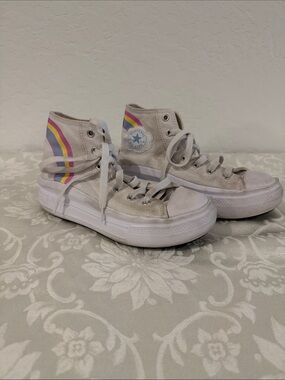 Converse Kids' High-Top Sneakers in Light Gray with Rainbow Accent